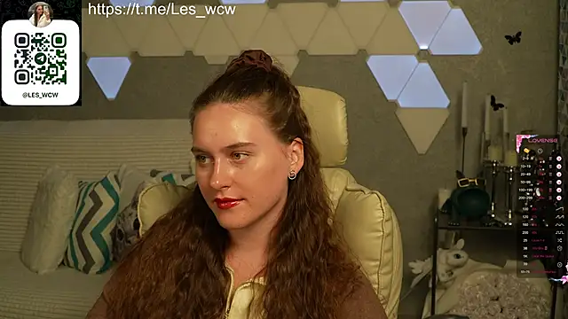 HarleyDeess online show from October 18, 2025, 7:27 pm