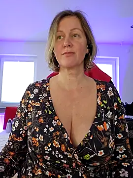 MarleneBloem online show from March 13, 2025, 3:39 pm