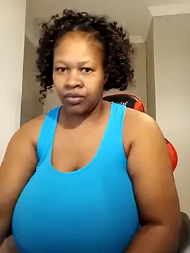 bustylisa1983 online show from February 25, 2025, 11:32 am