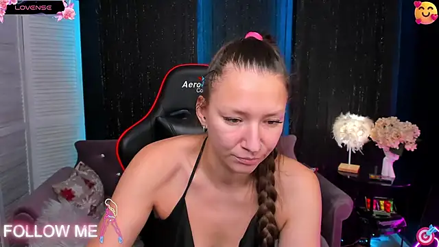 SarahCoksss online show from December 2, 2025, 2:12 am