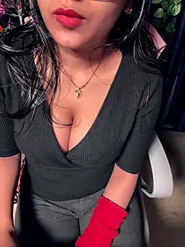 Snapshot of sexy-simmy chatting on December 22, 2025, 6:52 pm sexy-simmy online show from December 22, 2025, 6:52 pm