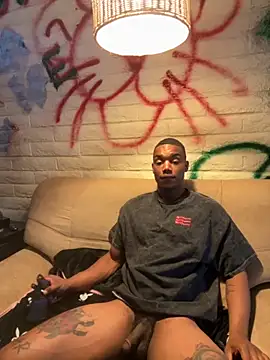 Shhhtrey0375 online show from June 1, 2026, 6:51 pm
