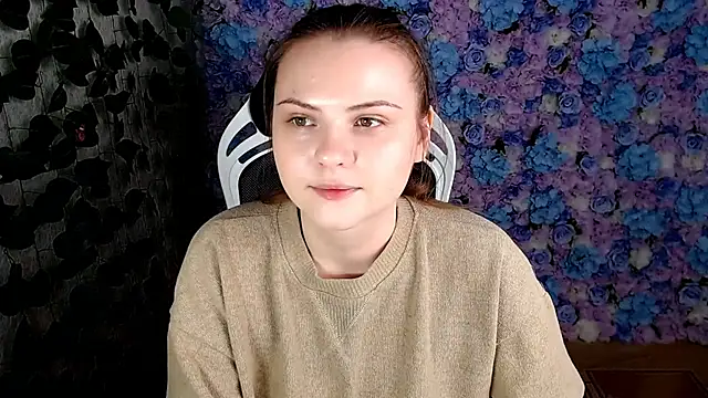 IxxiLiana online show from September 25, 2025, 6:08 am