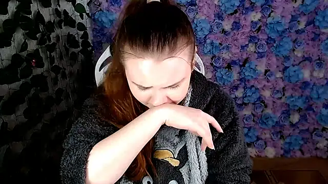 IxxiLiana online show from September 19, 2025, 5:00 am