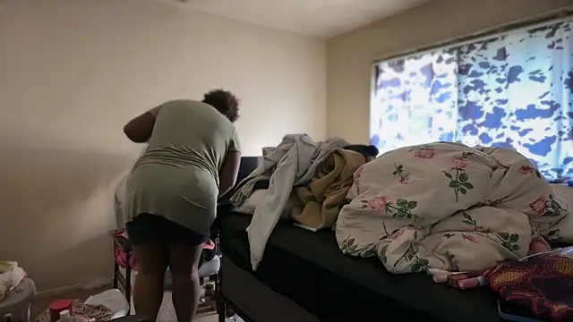 Yagurl  west online show from February 5, 2026, 12:28 am