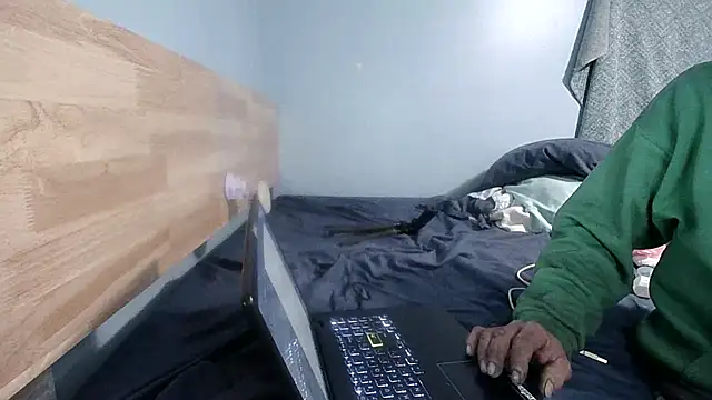 Mshizzle12 online show from February 17, 2026, 9:06 am