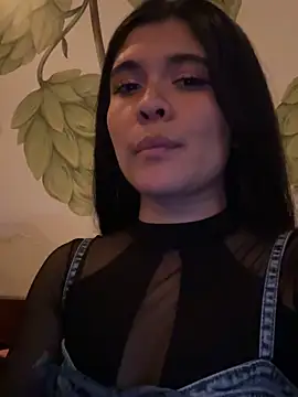 Snapshot of ambar-adaams chatting on May 14, 2026, 1:24 am ambar-adaams online show from May 14, 2026, 1:24 am