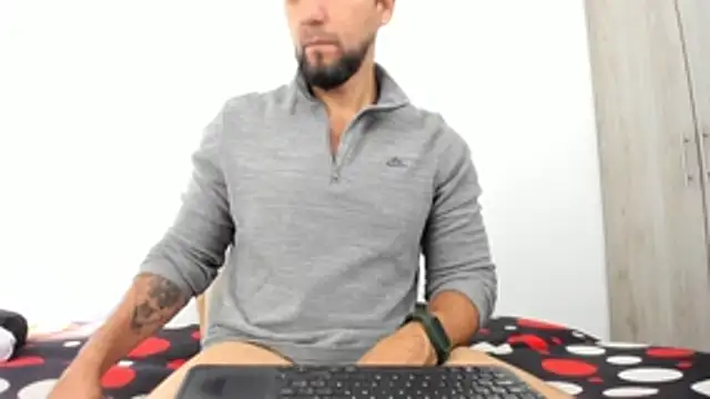 JULESLAKES online show from December 21, 2025, 1:02 pm