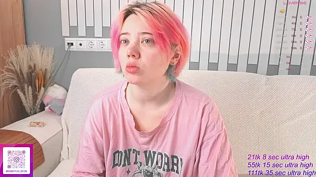 Snapshot of __KawaiiYuki__ chatting on November 3, 2025, 7:35 am KawaiiYuki online show from November 3, 2025, 7:35 am