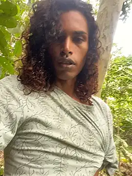 Snapshot of lau_sil chatting on November 5, 2025, 7:50 pm lau sil online show from November 5, 2025, 7:50 pm