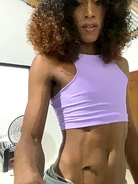 Snapshot of lau_sil chatting on November 19, 2025, 11:16 pm lau sil online show from November 19, 2025, 11:16 pm