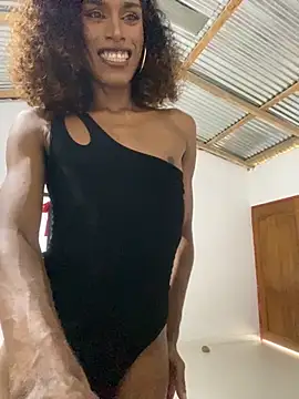 Snapshot of lau_sil chatting on December 2, 2025, 10:00 pm lau sil online show from December 2, 2025, 10:00 pm