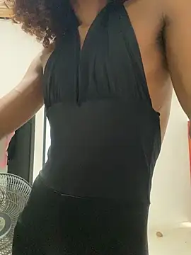 Snapshot of lau_sil chatting on November 15, 2025, 10:03 pm lau sil online show from November 15, 2025, 10:03 pm