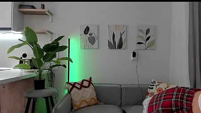 sarahphyllis online show from October 11, 2025, 4:41 pm