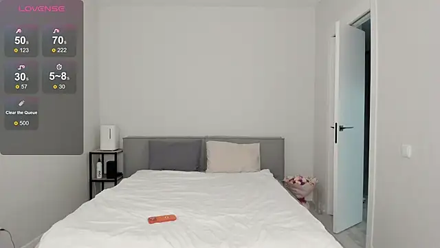 sarahphyllis online show from March 17, 2026, 8:56 pm