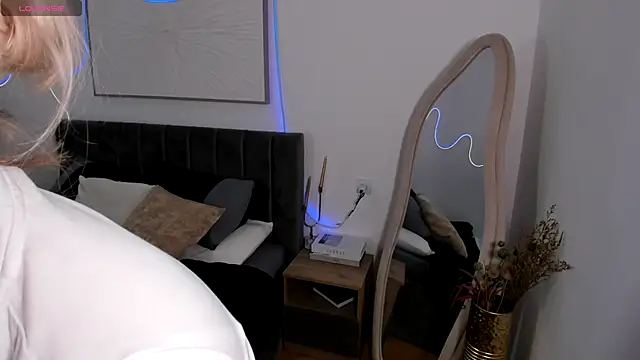 SimonaGerry online show from November 5, 2025, 4:59 am