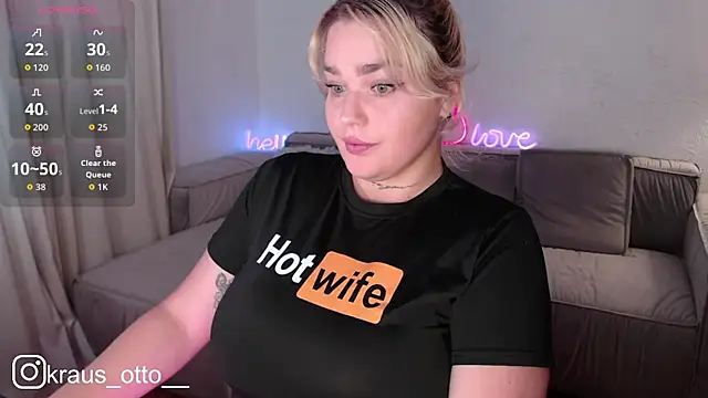 mrs kitty69 online show from October 13, 2025, 9:11 am