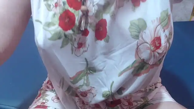 nadescomthxx online show from October 25, 2025, 3:34 pm