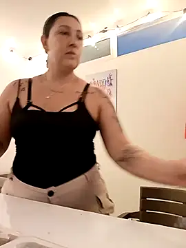 my-kitty online show from December 16, 2025, 1:10 am