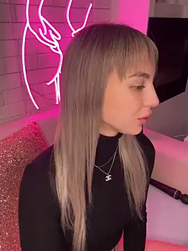 Snapshot of MiaMinx chatting on December 27, 2024, 11:21 pm MiaMinx online show from December 27, 2024, 11:21 pm