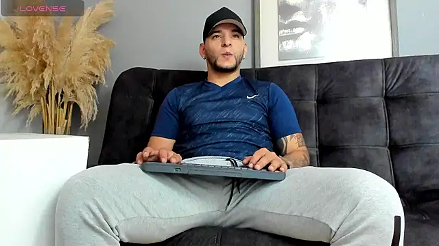 Snapshot of iandygrasso chatting on October 6, 2025, 4:08 pm iandygrasso online show from October 6, 2025, 4:08 pm