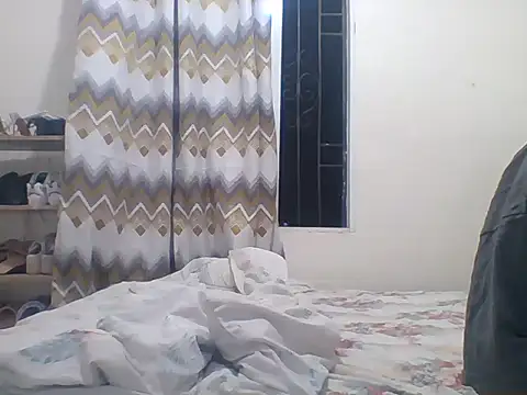 Snapshot of sexy__candyy chatting on November 26, 2025, 5:35 pm sexy candyy online show from November 26, 2025, 5:35 pm