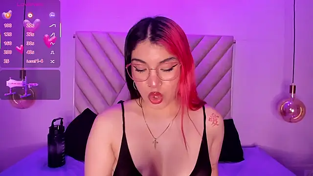 EmmaSwift  online show from November 23, 2025, 1:59 am