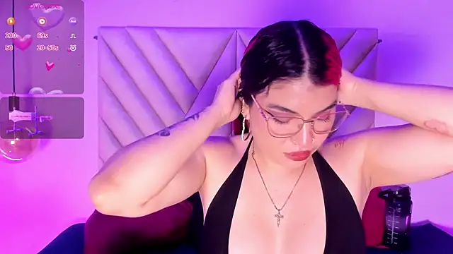 Snapshot of EmmaSwift_ chatting on February 6, 2026, 2:07 am EmmaSwift online show from February 6, 2026, 2:07 am