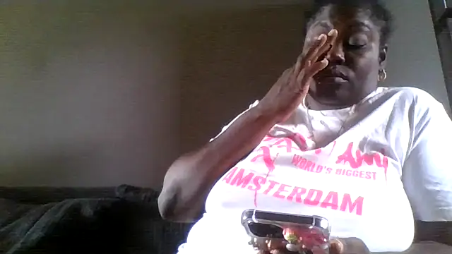 XgeileKutje online show from May 13, 2026, 1:29 pm