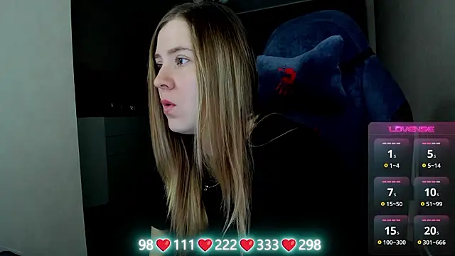 Olivia Munk online show from March 18, 2026, 3:53 am