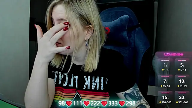 Olivia Munk online show from April 1, 2026, 3:52 am