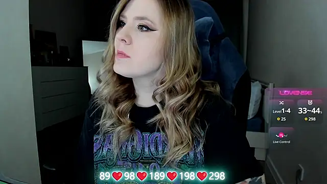 Snapshot of Olivia_Munk chatting on February 6, 2026, 4:41 am Olivia Munk online show from February 6, 2026, 4:41 am