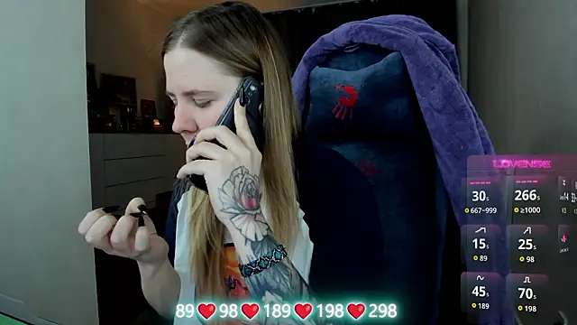 Snapshot of Olivia_Munk chatting on February 3, 2026, 6:40 am Olivia Munk online show from February 3, 2026, 6:40 am