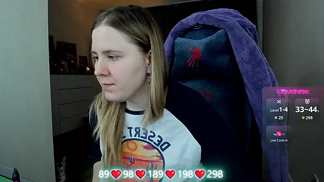 Snapshot of Olivia_Munk chatting on February 3, 2026, 6:22 am Olivia Munk online show from February 3, 2026, 6:22 am