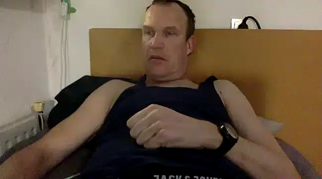 dlvis12 online show from March 18, 2025, 7:44 pm