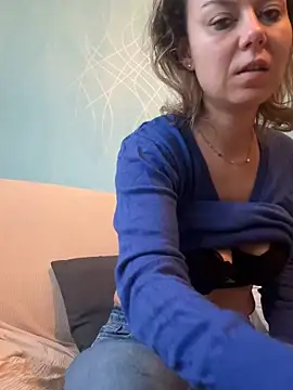 Snapshot of BabyNila chatting on October 15, 2025, 6:11 am BabyNila online show from October 15, 2025, 6:11 am