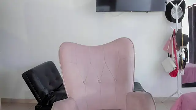 selene king2 online show from February 2, 2026, 3:33 pm