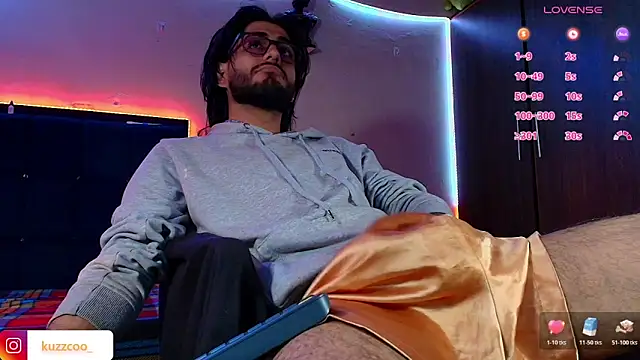 kuzzcoo online show from February 19, 2026, 1:52 pm