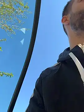 ElChapoGuzman95 online show from April 18, 2026, 5:21 am