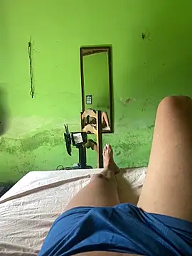 Snapshot of Duduhott chatting on September 14, 2025, 12:27 pm Duduhott online show from September 14, 2025, 12:27 pm