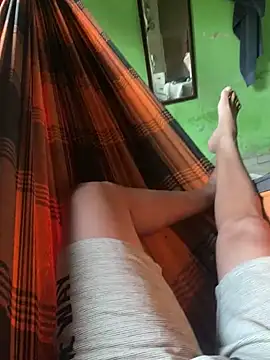 Snapshot of Duduhott chatting on December 22, 2024, 8:25 pm Duduhott online show from December 22, 2024, 8:25 pm