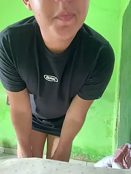 Snapshot of Duduhott chatting on February 24, 2025, 12:26 pm Duduhott online show from February 24, 2025, 12:26 pm