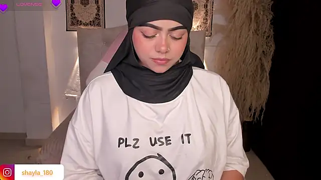 shayla 18 online show from July 10, 2026, 10:37 am