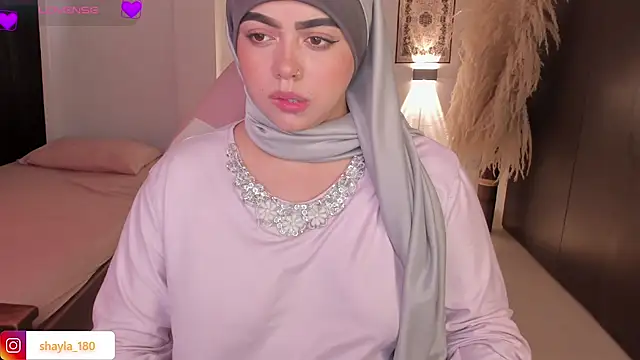 shayla 18 online show from November 18, 2025, 8:23 pm