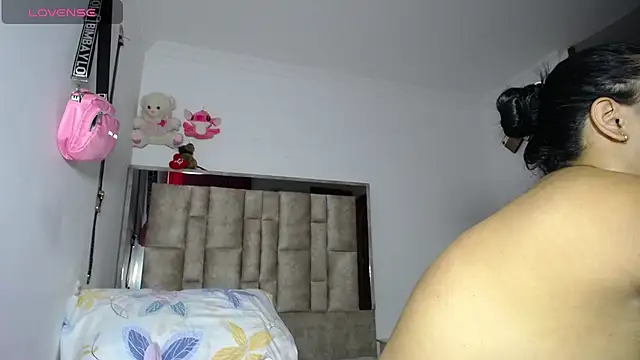 Snapshot of tiffany__pink chatting on November 2, 2025, 9:09 pm tiffany pink online show from November 2, 2025, 9:09 pm