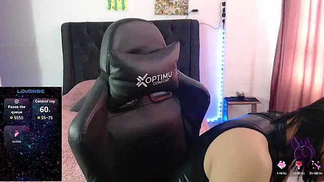 Fleurmeyer79 online show from September 26, 2025, 2:46 pm