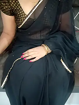 Mounika25 online show from November 21, 2025, 7:07 am