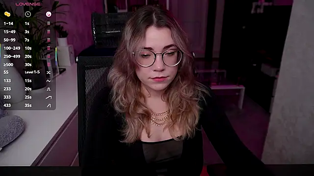 Snapshot of RemyCute chatting on October 20, 2025, 7:03 pm RemyCute online show from October 20, 2025, 7:03 pm