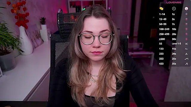 RemyCute online show from April 19, 2026, 5:25 pm