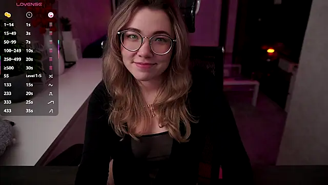 Snapshot of RemyCute chatting on October 31, 2025, 7:21 pm RemyCute online show from October 31, 2025, 7:21 pm